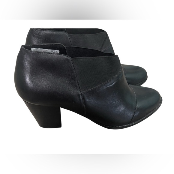 Vionic  with Orthaheel Technology Women Leather Ankle Boots-Black Sz 11 - Picture 1 of 5